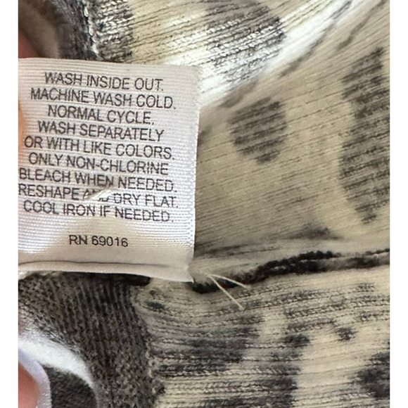 Relativity M Button Front Cardigan Sweater 3/4 Sleeve Bling Black Gray Print - Picture 5 of 9